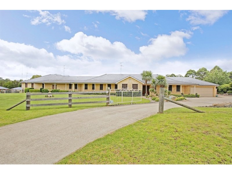 1 Pepperfields Place, Grasmere NSW 2570