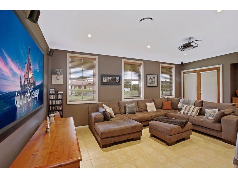 1 Pepperfields Place, Grasmere NSW 2570