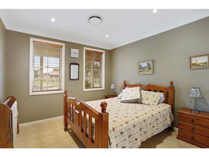 1 Pepperfields Place, Grasmere NSW 2570