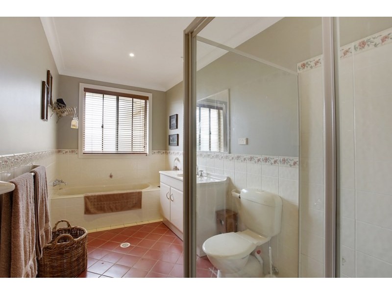 1 Pepperfields Place, Grasmere NSW 2570