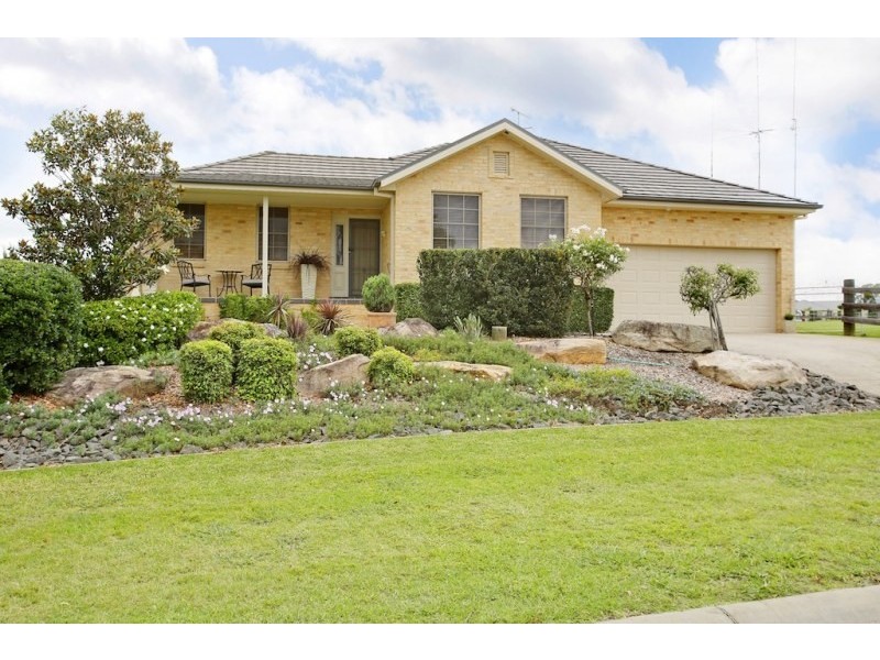 1 Pepperfields Place, Grasmere NSW 2570