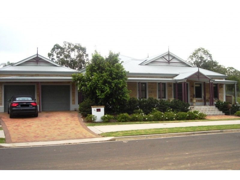 47 MacArthur Circuit, Camden Park NSW 2570