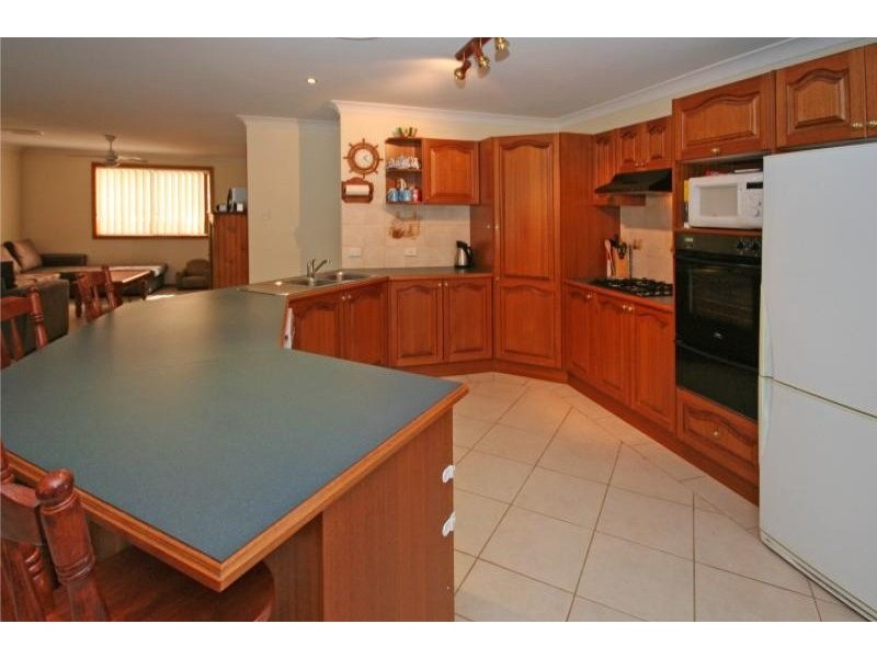 15 Wilmott Court, Camden Park NSW 2570