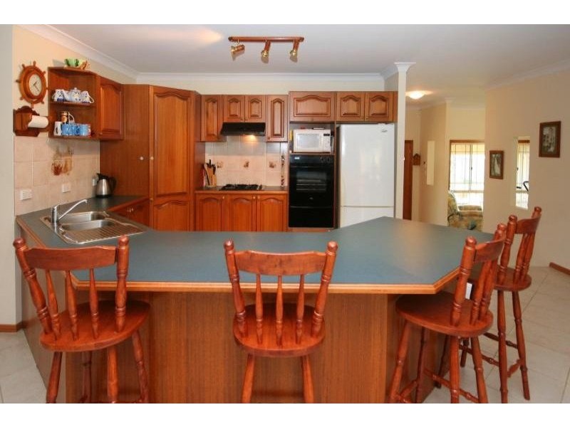 15 Wilmott Court, Camden Park NSW 2570