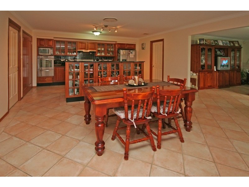 8 Hindmarsh Avenue, Camden Park NSW 2570