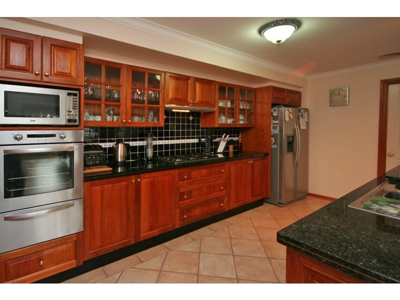 8 Hindmarsh Avenue, Camden Park NSW 2570