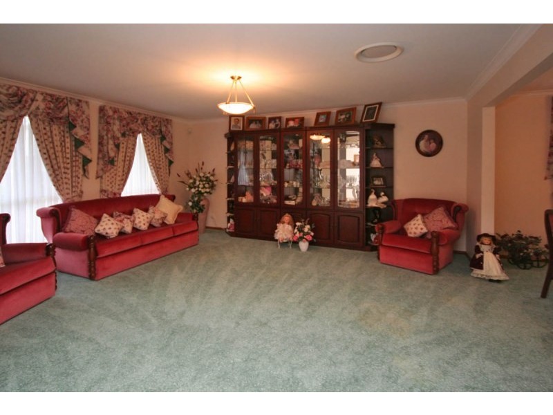 8 Hindmarsh Avenue, Camden Park NSW 2570