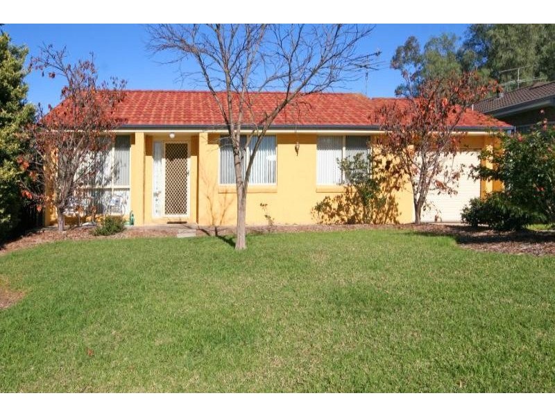 26 Scobie Place, Mount Annan NSW 2567
