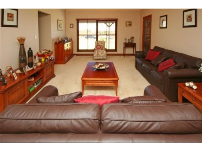 11 Baldwin Close, Ellis Lane NSW 2570
