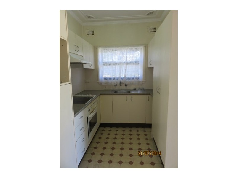 32 River Road, Elderslie NSW 2570