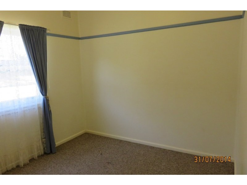 32 River Road, Elderslie NSW 2570