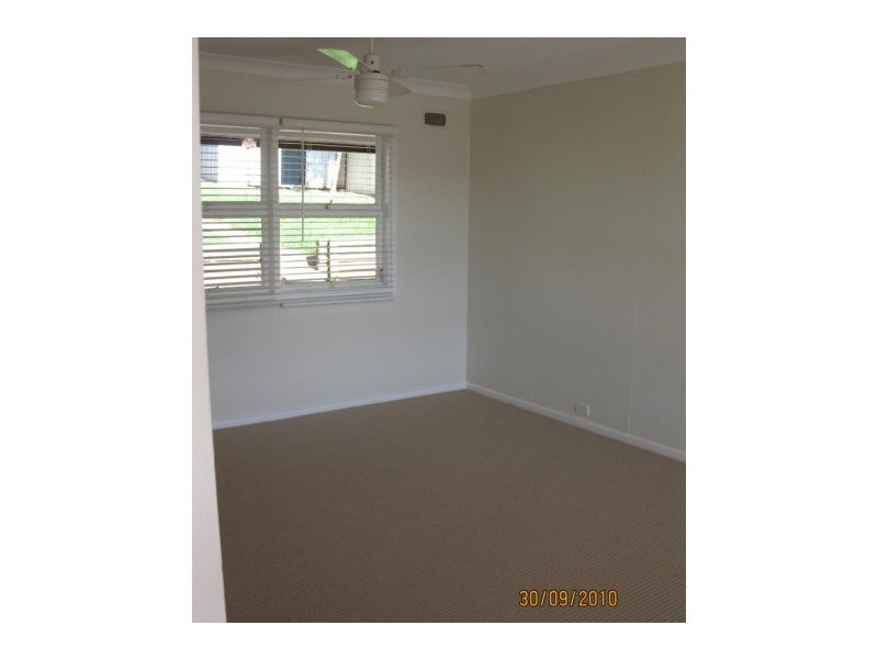 16 Lawn Avenue, Bradbury NSW 2560