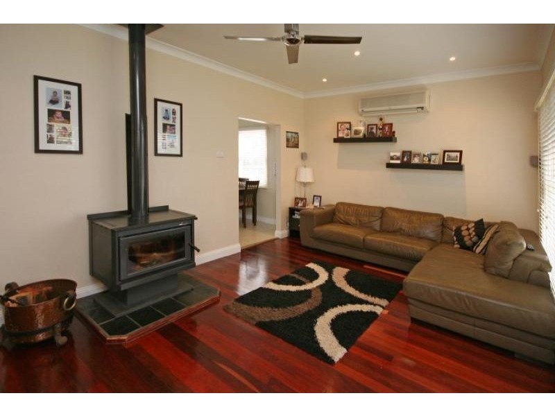 18 Burragorang Street, The Oaks NSW 2570