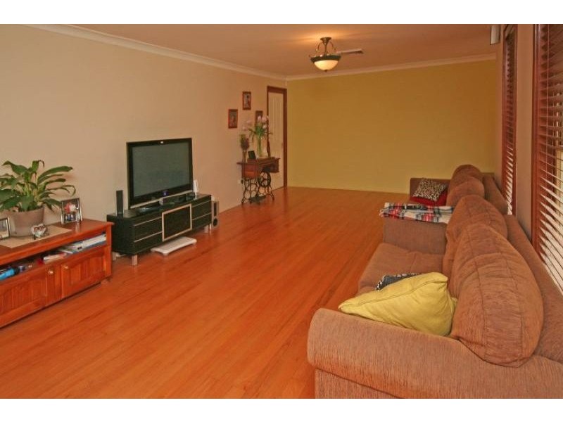 28 Devitt Crescent, The Oaks NSW 2570