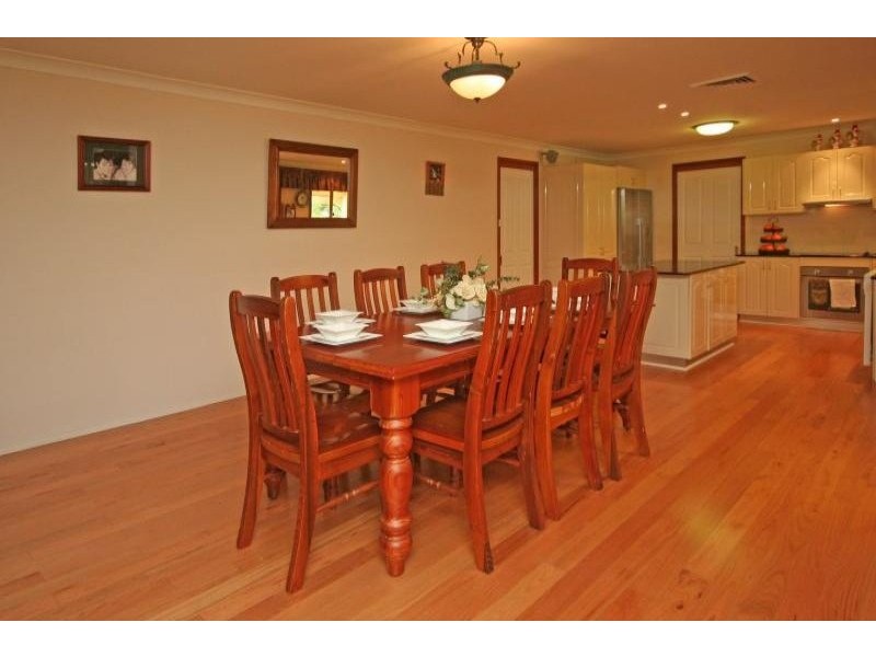 28 Devitt Crescent, The Oaks NSW 2570