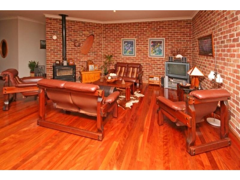 5 Browns Road, The Oaks NSW 2570