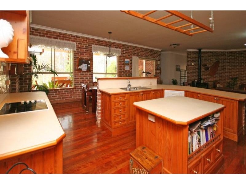 5 Browns Road, The Oaks NSW 2570