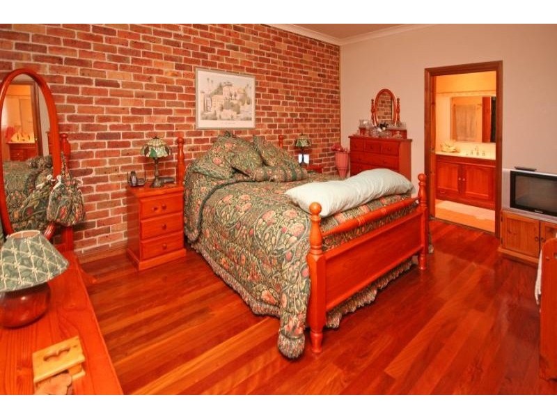 5 Browns Road, The Oaks NSW 2570