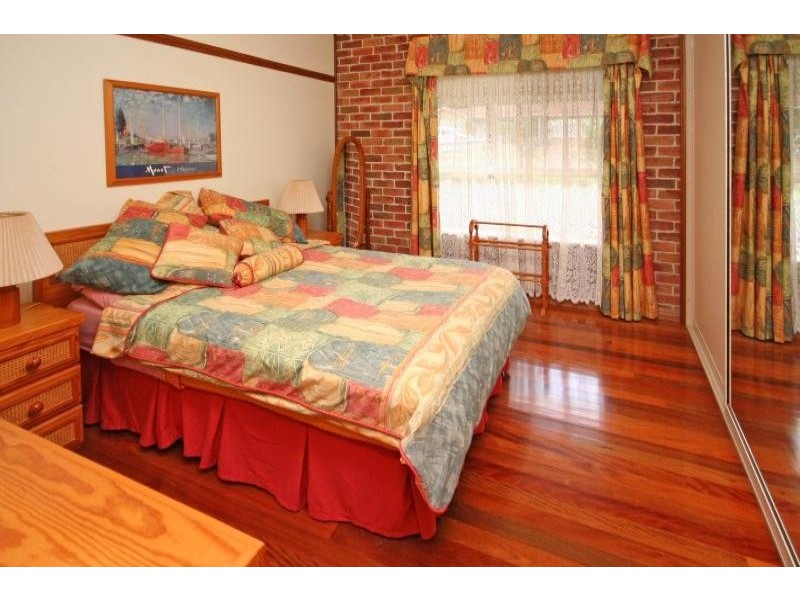 5 Browns Road, The Oaks NSW 2570