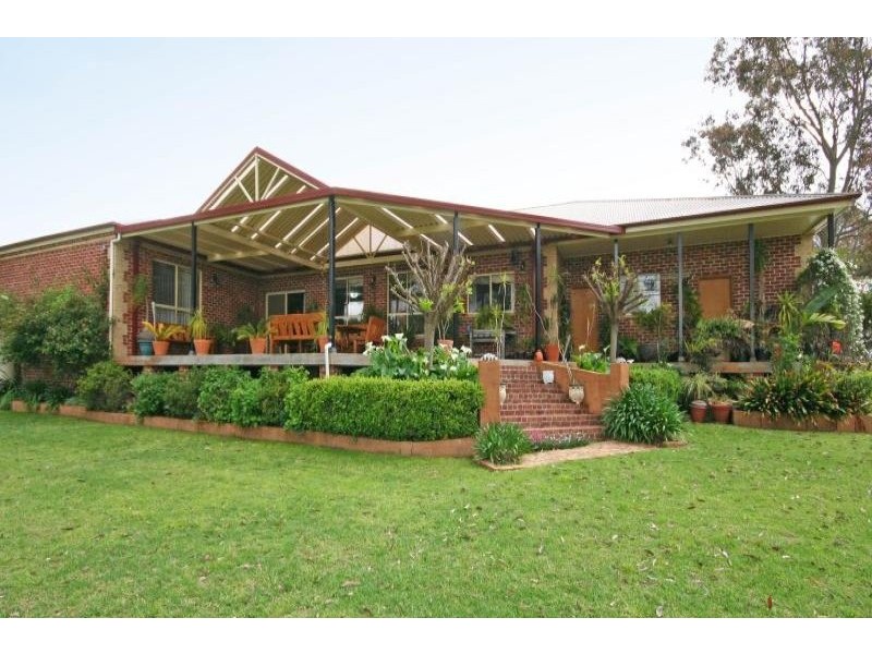 5 Browns Road, The Oaks NSW 2570