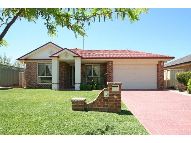 18 John Mclennon Circuit, Harrington Park NSW 2567