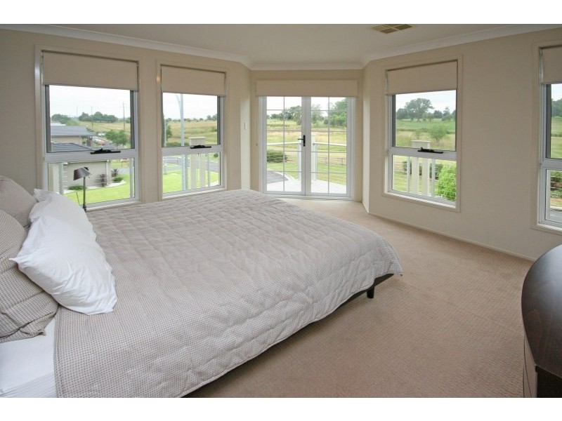 1 Gilbert Street, Elderslie NSW 2570