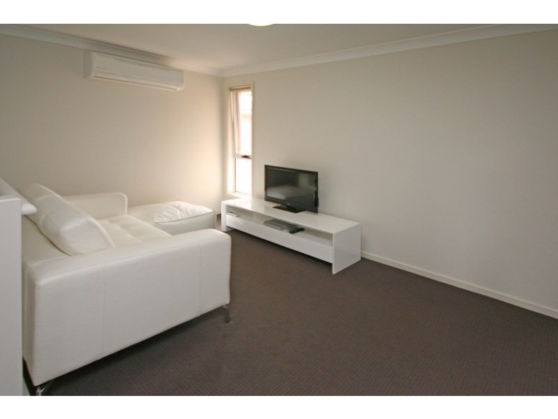 2 Thornton Road, Elderslie NSW 2570