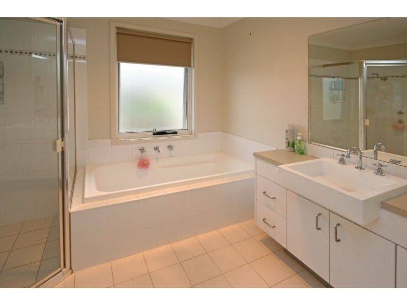 2 Thornton Road, Elderslie NSW 2570