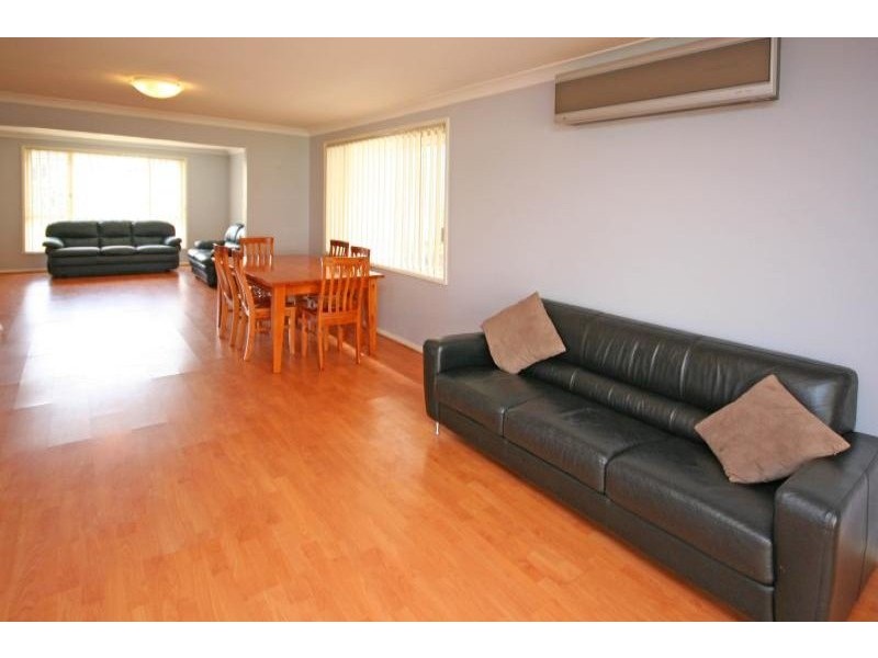 4 Axam Way, Narellan Vale NSW 2567