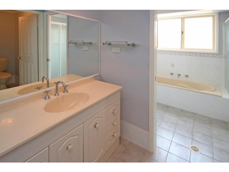 4 Axam Way, Narellan Vale NSW 2567