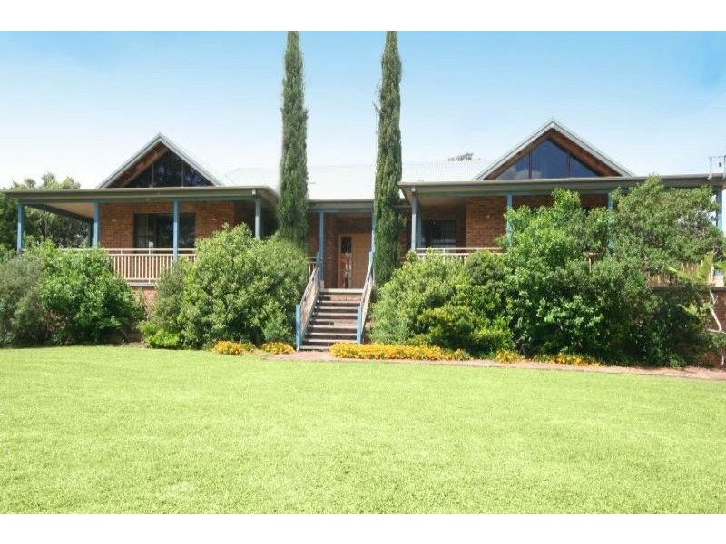 30 Willoughby Circuit, Grasmere NSW 2570