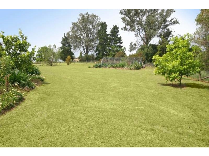 30 Willoughby Circuit, Grasmere NSW 2570