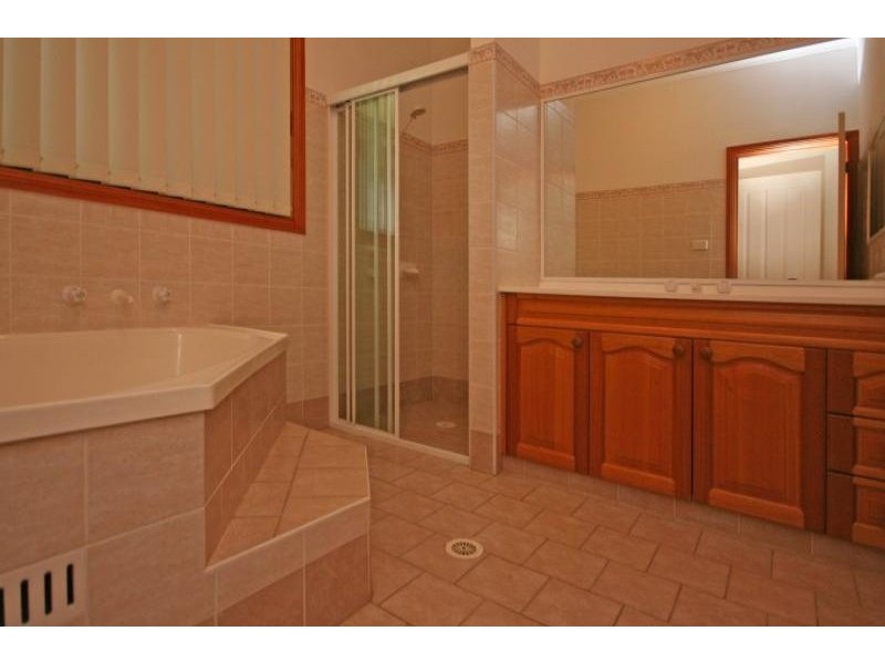 11 Cassinia Place, Mount Annan NSW 2567