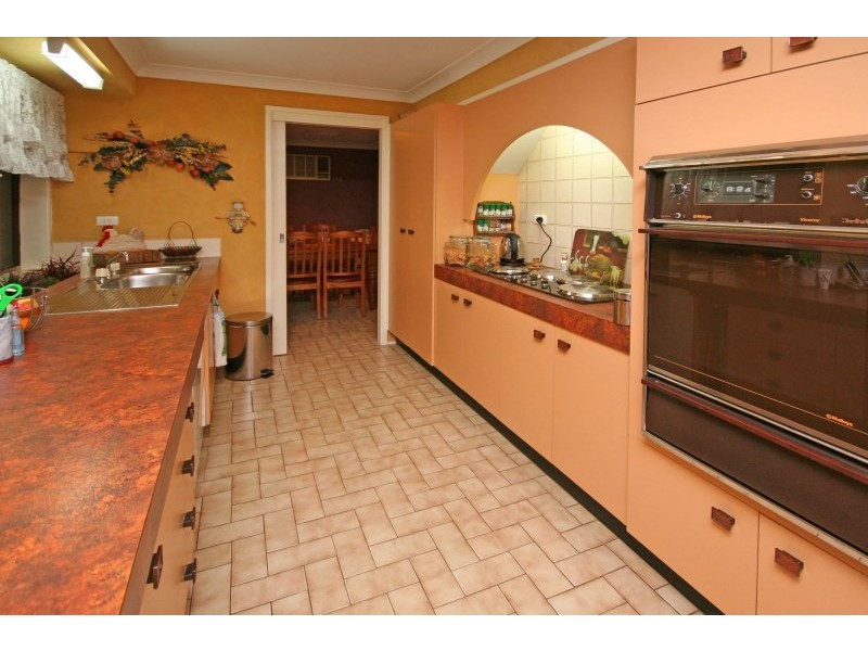 25 Thompson Place, Camden South NSW 2570