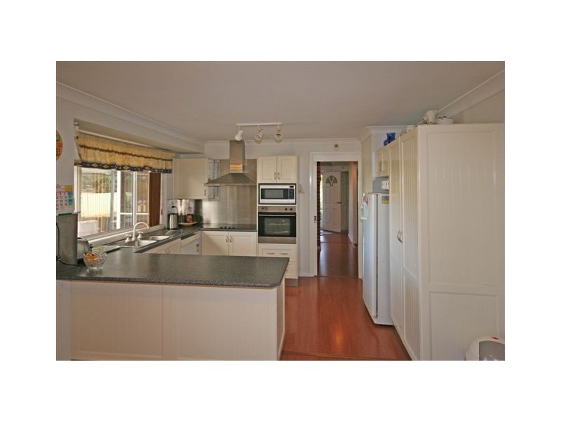 8 Moore Road, Oakdale NSW 2570