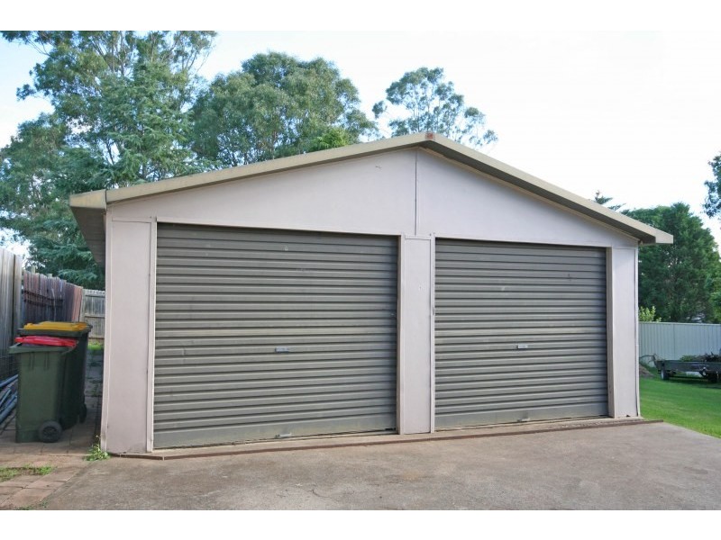 2 McIntosh Street, The Oaks NSW 2570