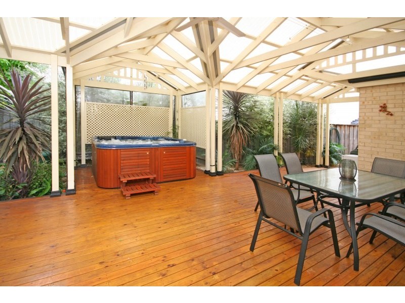 11 Brooks Bend, Mount Annan NSW 2567