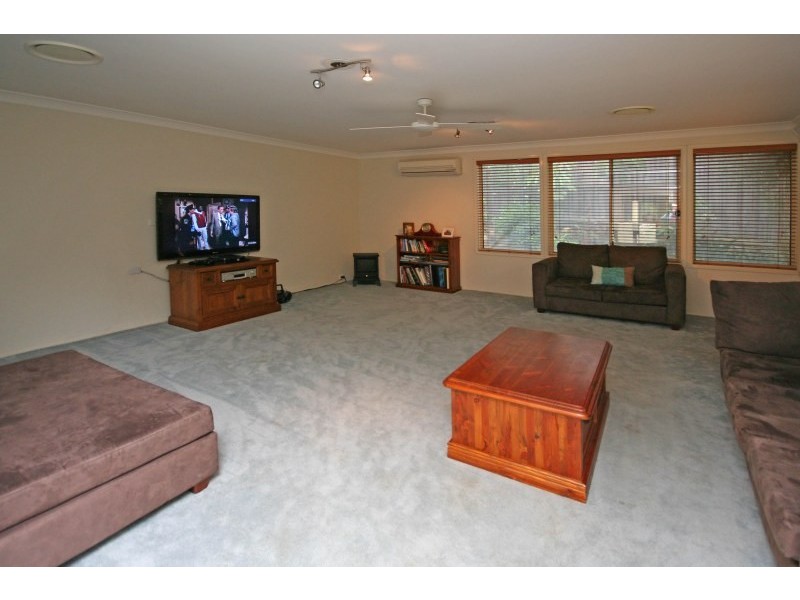 11 Brooks Bend, Mount Annan NSW 2567