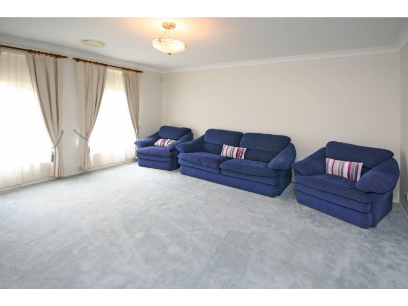 11 Brooks Bend, Mount Annan NSW 2567