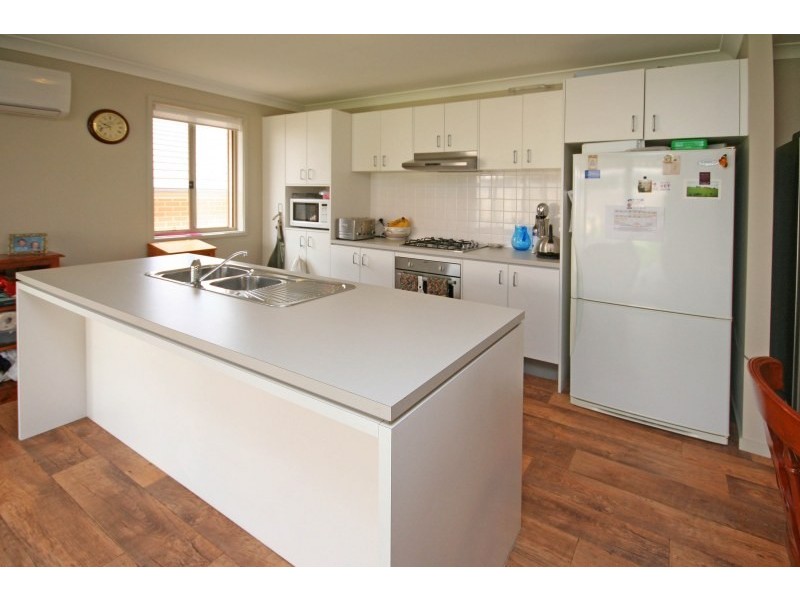 4 Adams Circuit, Elderslie NSW 2570