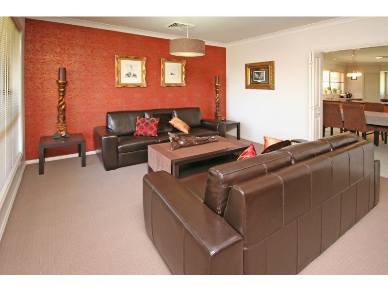 24 Lamond Common, Camden Park NSW 2570