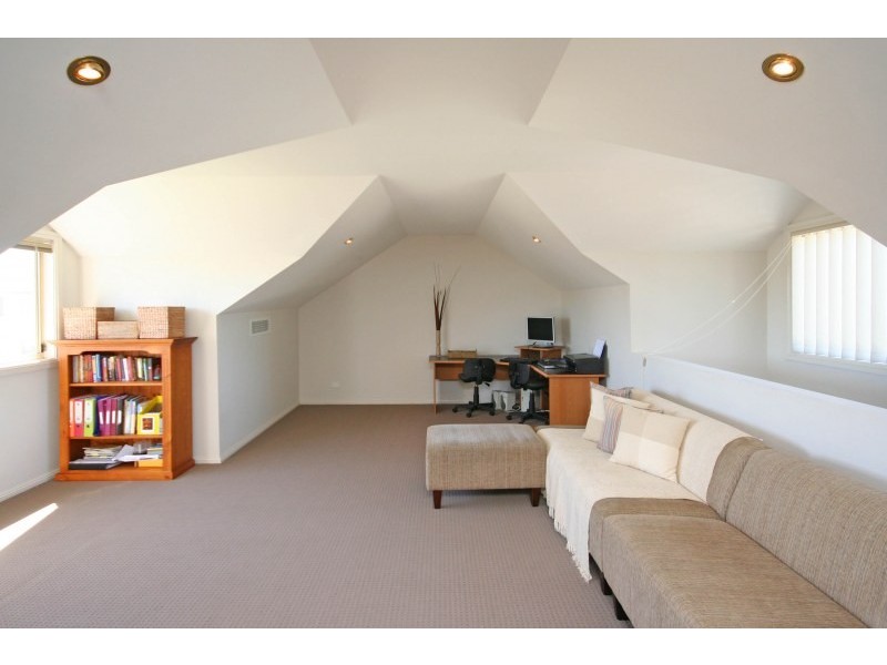 24 Lamond Common, Camden Park NSW 2570