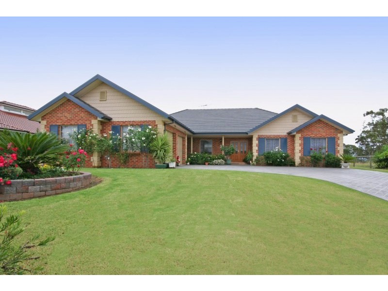 3 Domenics Place, Grasmere NSW 2570