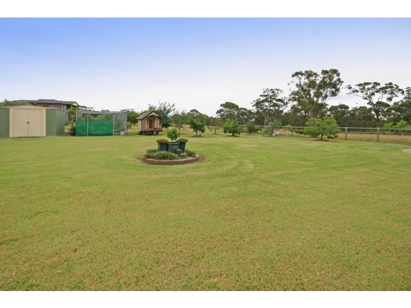 3 Domenics Place, Grasmere NSW 2570
