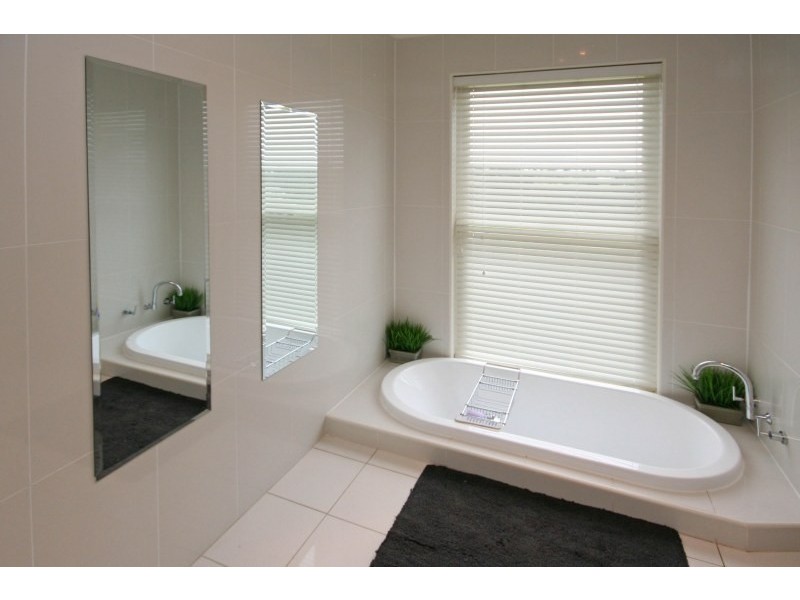 73 Sunnyside Drive, Ellis Lane NSW 2570