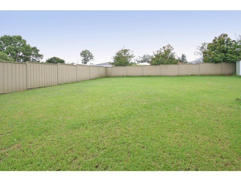 13 Devitt Crescent, The Oaks NSW 2570