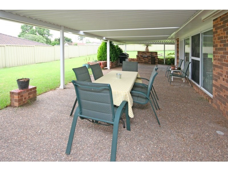 13 Devitt Crescent, The Oaks NSW 2570