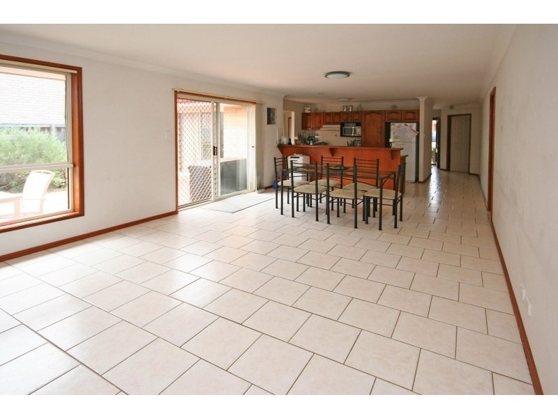 51 Glenfield Drive, Currans Hill NSW 2567