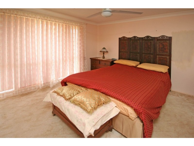 16 Packenham Place, Mount Annan NSW 2567