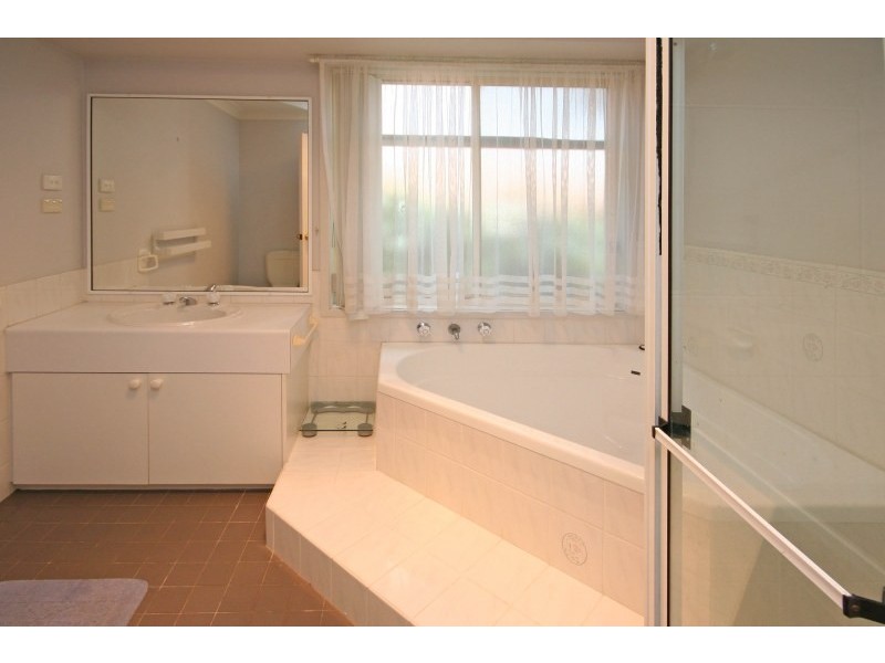 16 Packenham Place, Mount Annan NSW 2567